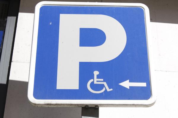 Aparcamiento para persona con discapacidad