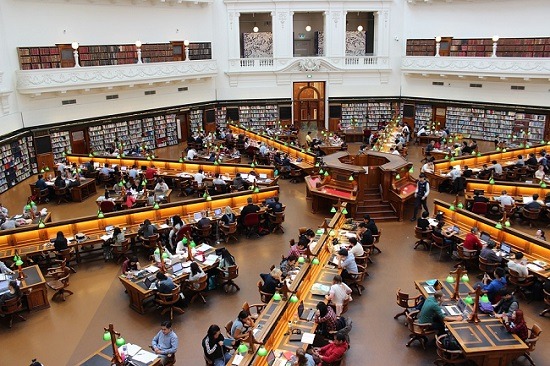 Biblioteca de una universidad